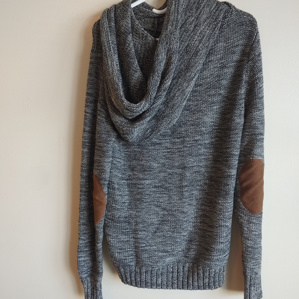 Sweater - Picture 3 of 5